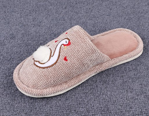 Quzhou Baishitong Crafts Co., Ltd. introduces the types and processes of cotton slippers