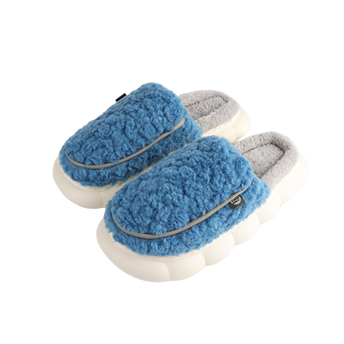 Woolen slippers